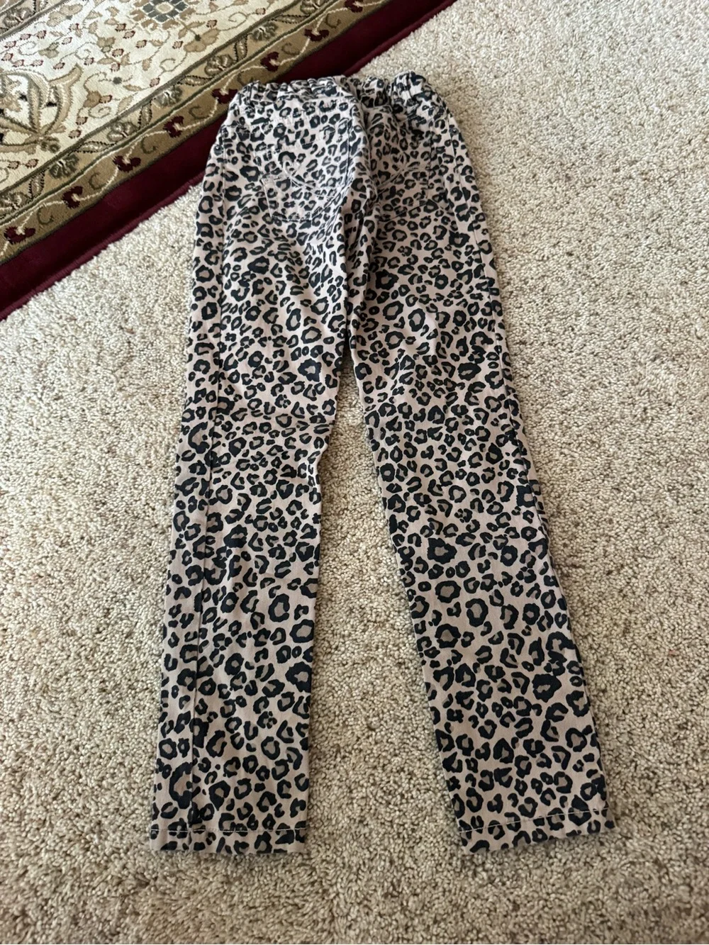 Girls leopard print jeans 👖